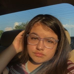 Meet your Posher, Adeline